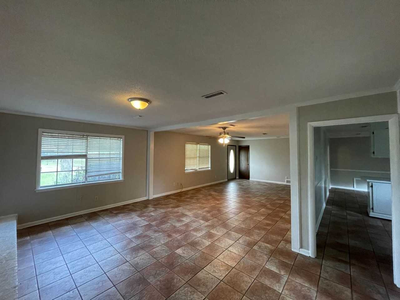 510 Tracey Cir - Photo 4 of 30