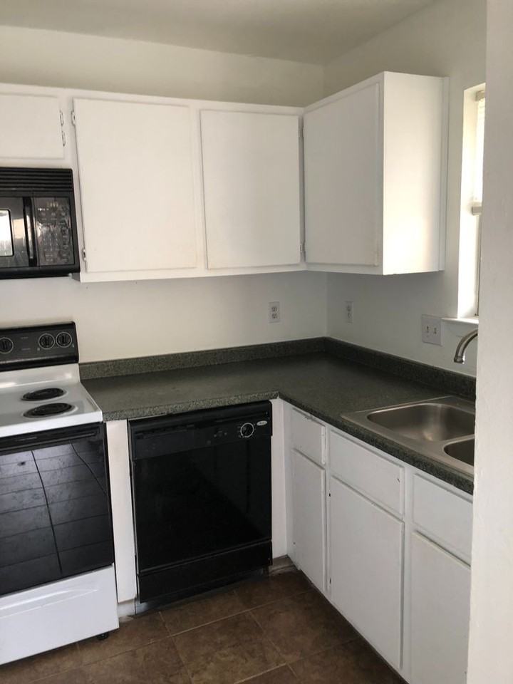 827 San Benito Dr - Photo 4 of 25