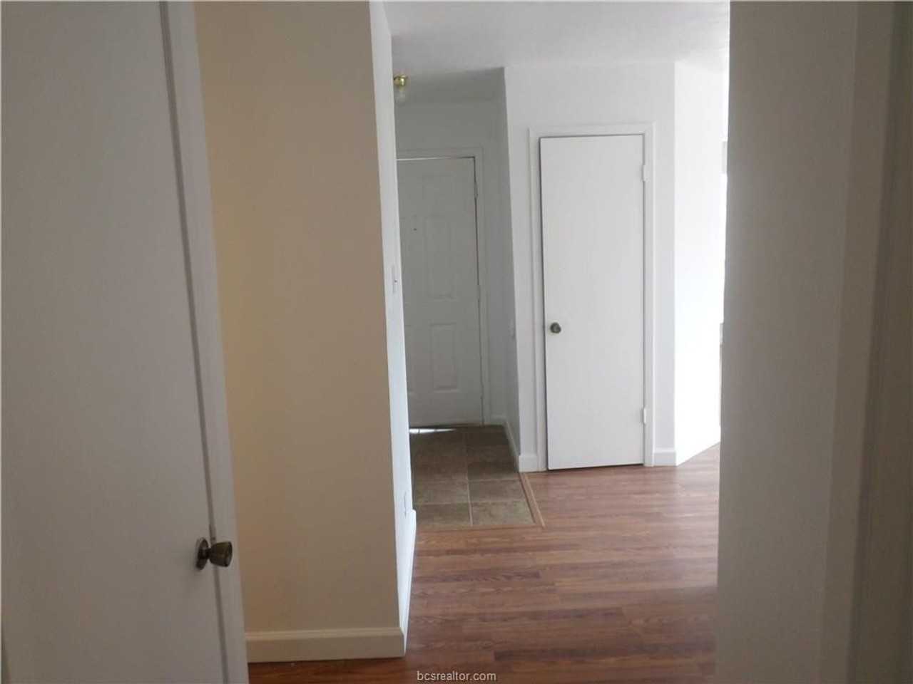 827 San Benito Dr - Photo 2 of 25