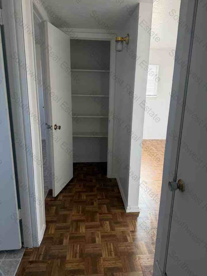 609 Turner St - Photo 7 of 11