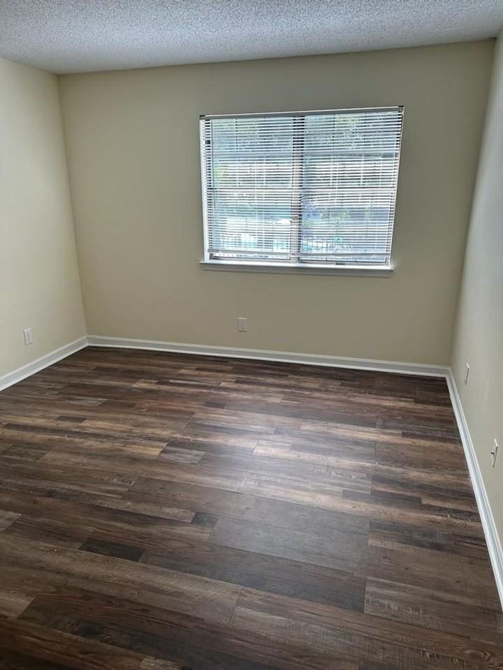 616 Barrington Hills Dr - Photo 5 of 18