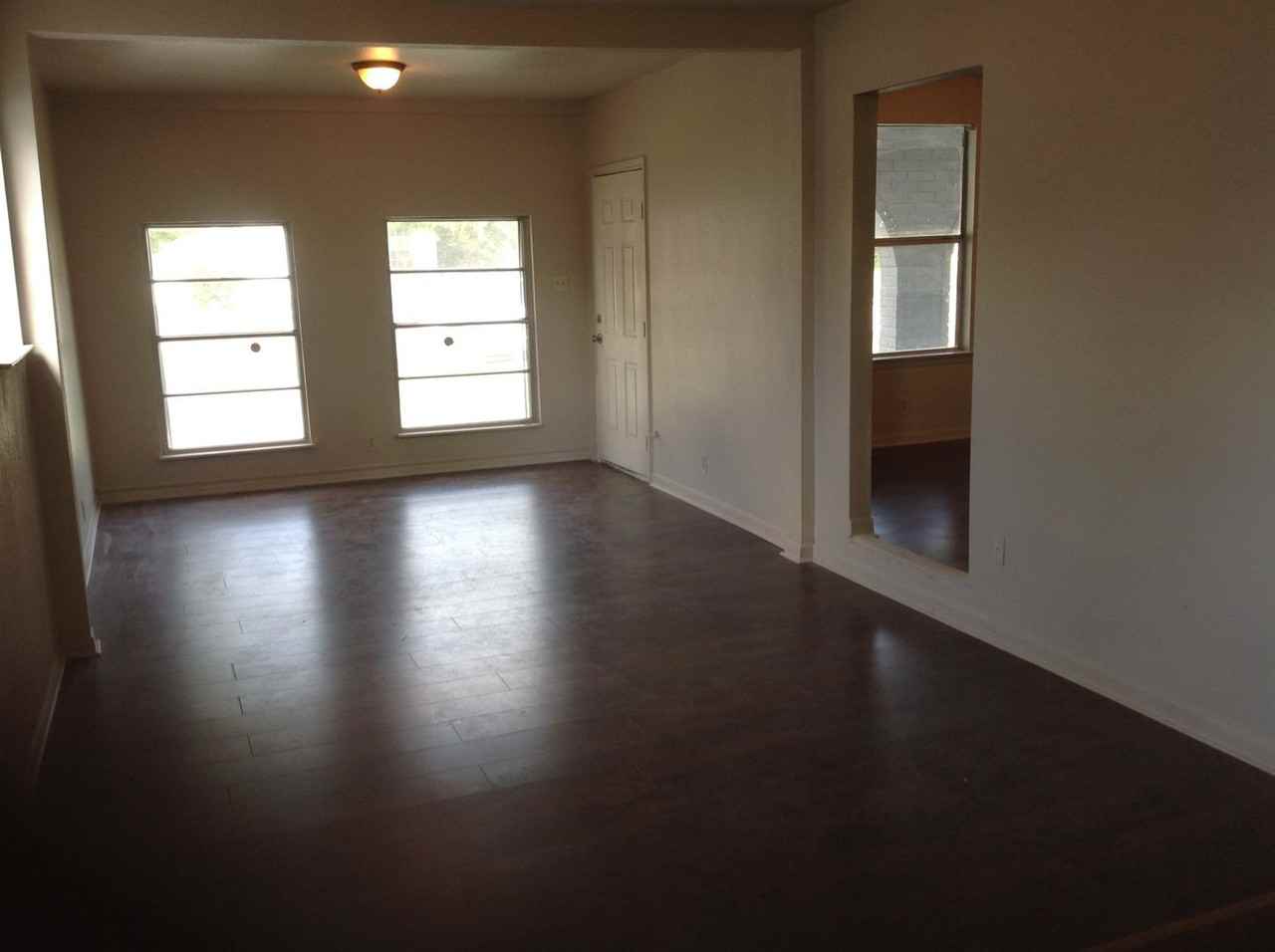 206 Hub Ave - Photo 4 of 17