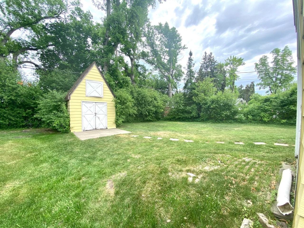 1421 University Dr N - Photo 7 of 41