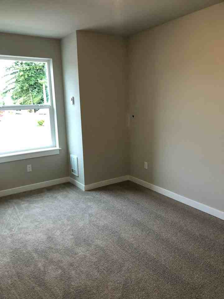 11419 43rd Dr Ne - Photo 3 of 12