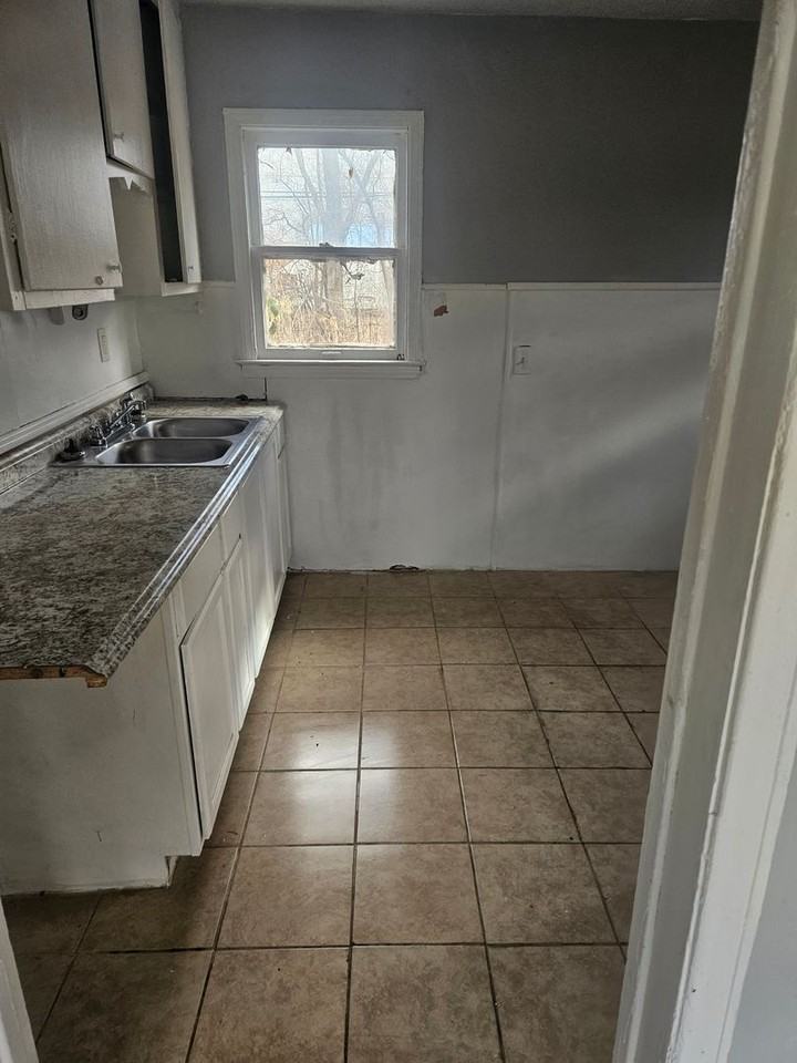 19350 Gilchrist St - Photo 6 of 25