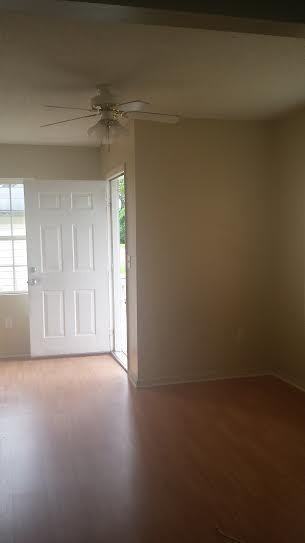 704 Laurel Ave - Photo 2 of 8