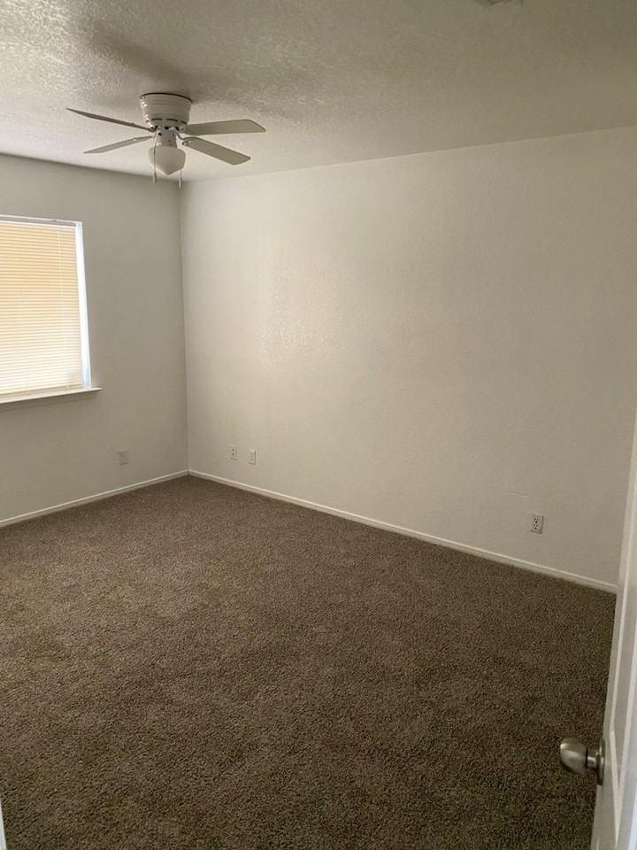 2416 Jerome Dr - Photo 6 of 15