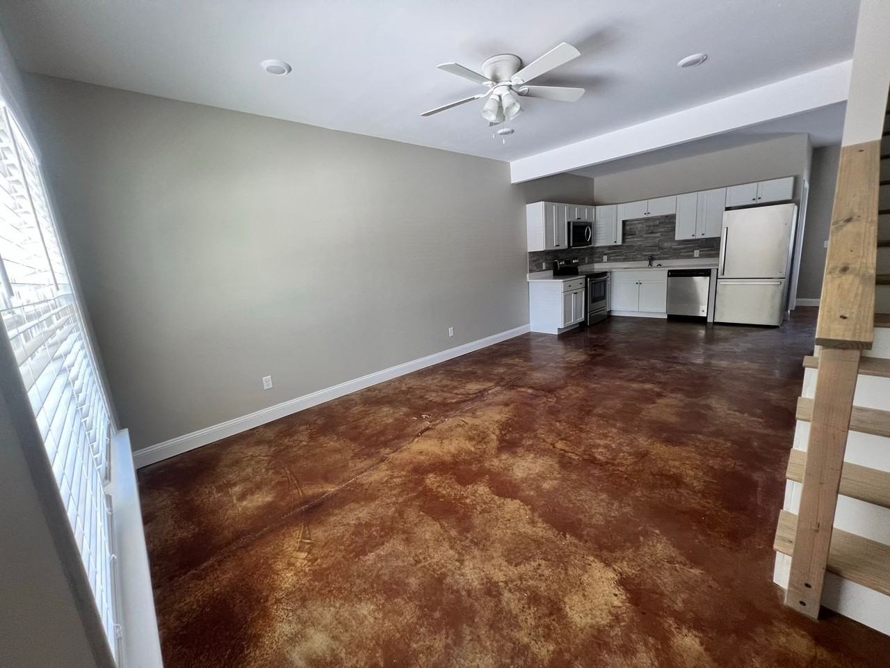 309 Broad St - Photo 3 of 11