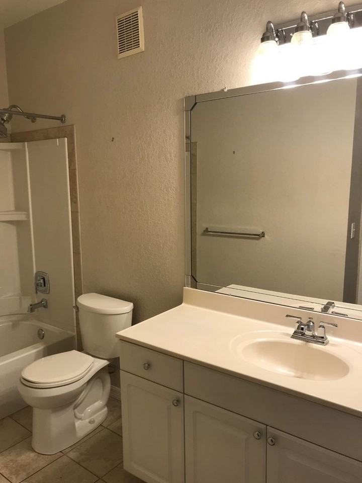 2014 Hemingway Cir - Photo 3 of 5