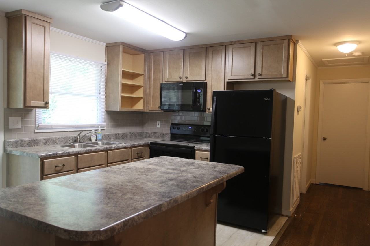 620 Harper Ave - Photo 2 of 4