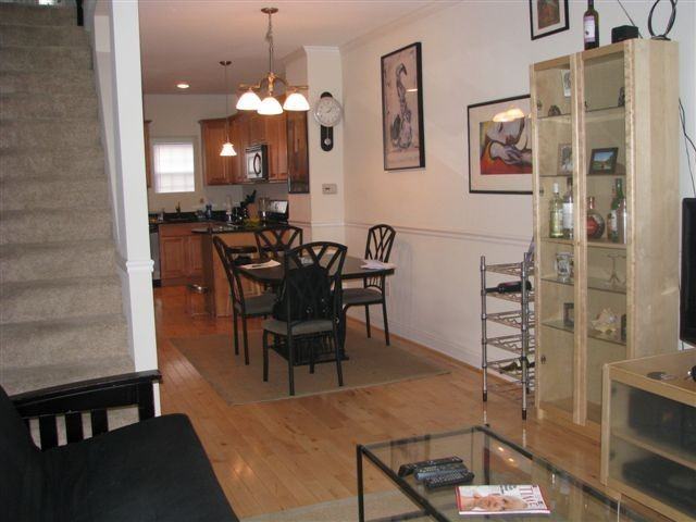 105 N Potomac St - Photo 2 of 11