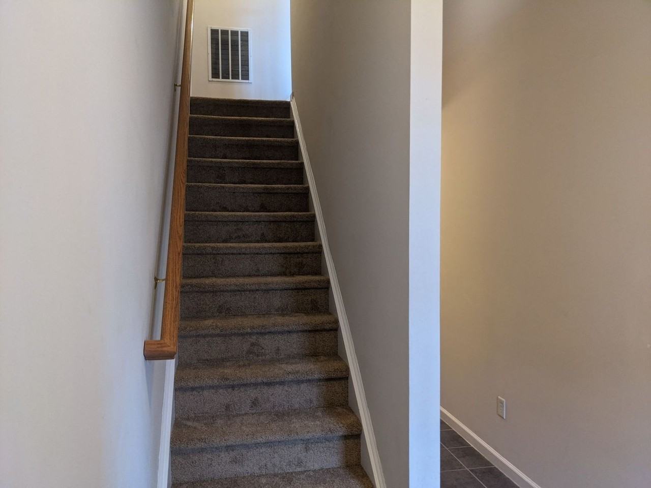 240 Crown Ct - Photo 5 of 50