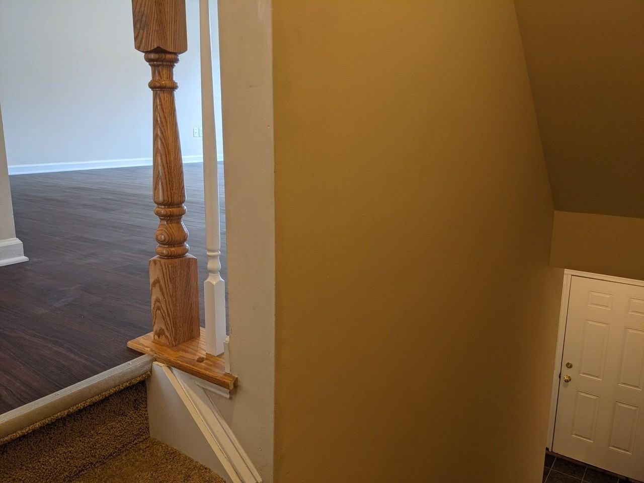 240 Crown Ct - Photo 7 of 50