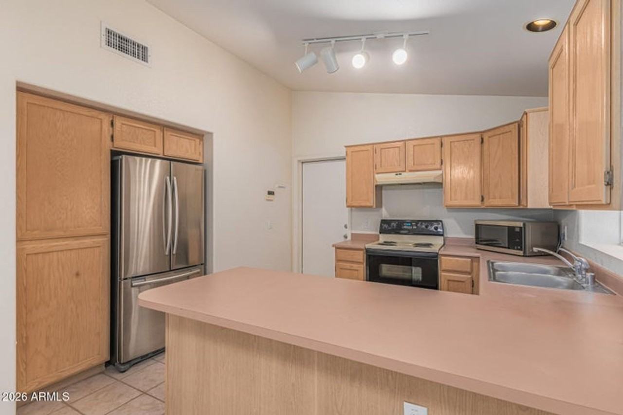 9846 W Tonopah Dr - Photo 5 of 17