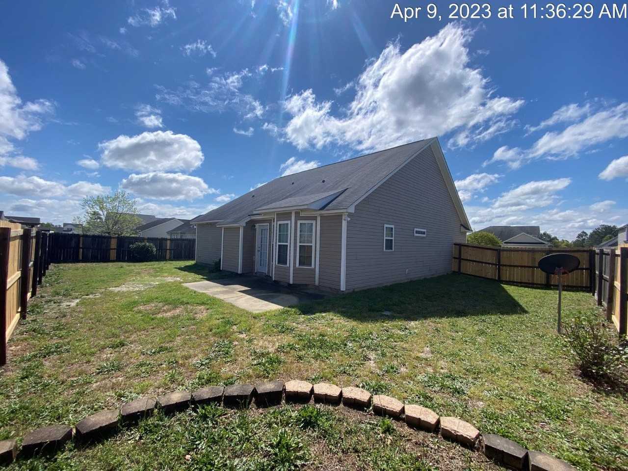 2126 Queen Elizabeth Ln - Photo 3 of 25