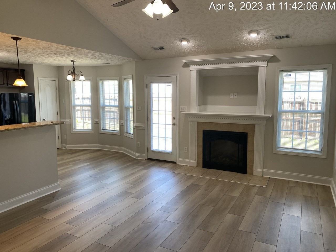 2126 Queen Elizabeth Ln - Photo 6 of 25