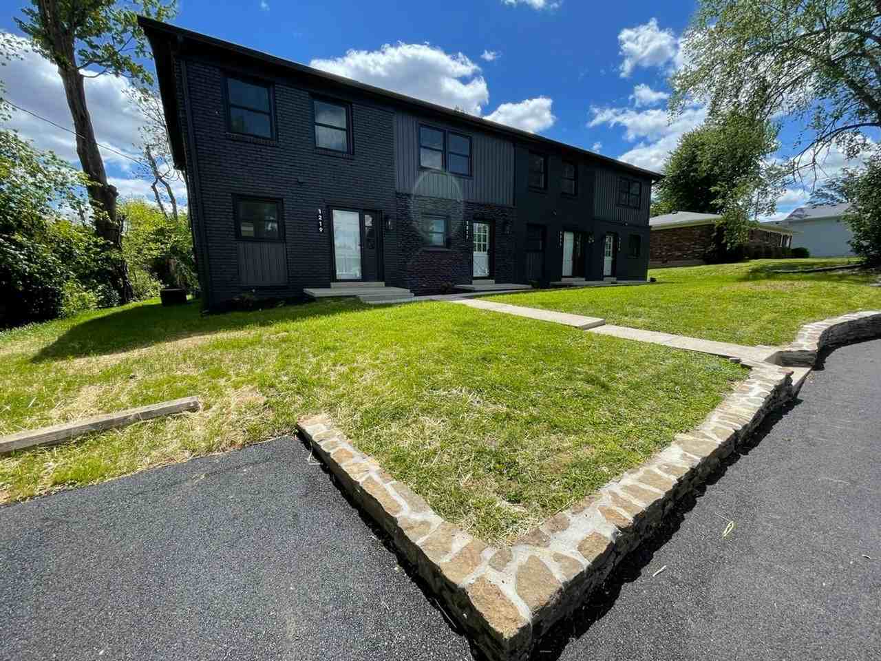 1217 Mary Ross Ave - Photo 2 of 29