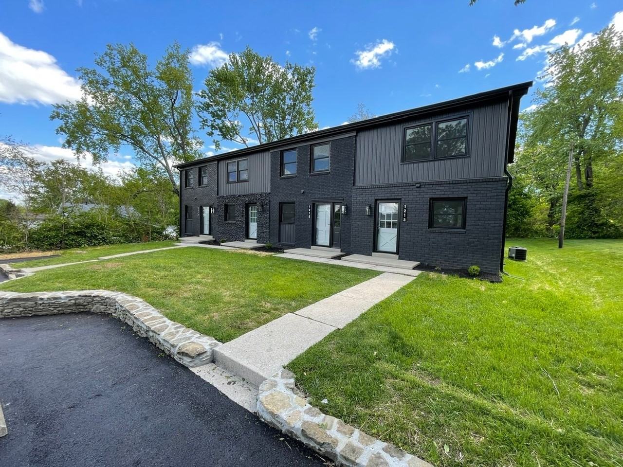 1217 Mary Ross Ave - Photo 3 of 29