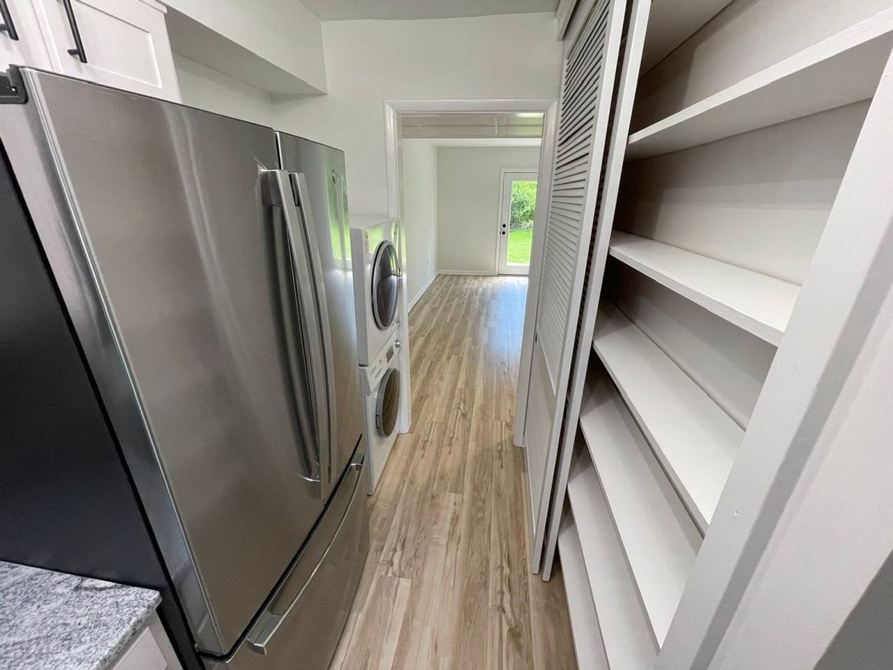 1217 Mary Ross Ave - Photo 7 of 29