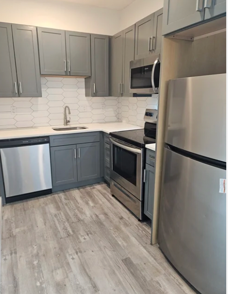 1463 Dot Ave LLC - Photo 2 of 4