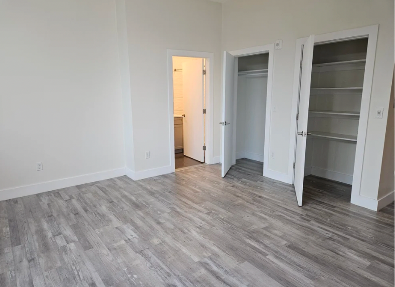 1463 Dot Ave LLC - Photo 3 of 4