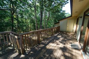 featured image of 16 Lindsay Ln