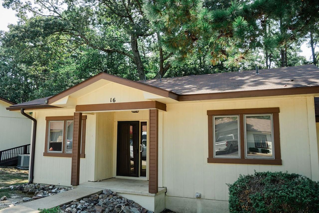 16 Lindsay Ln - Photo 3 of 20