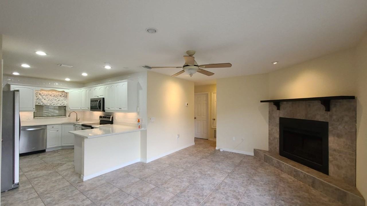 399 Barberry Ln - Photo 6 of 26