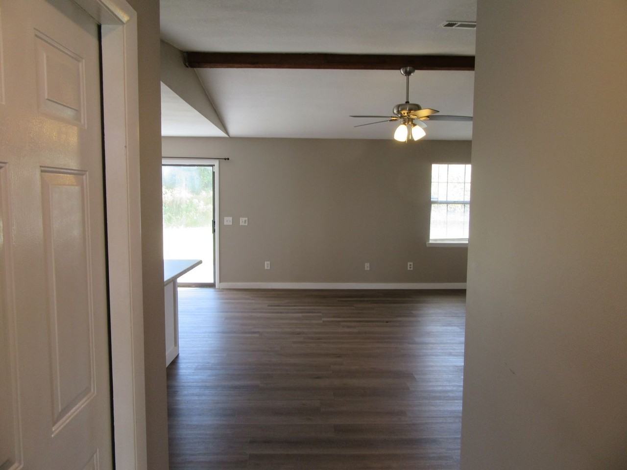 1613 Minnesota Ave - Photo 4 of 28