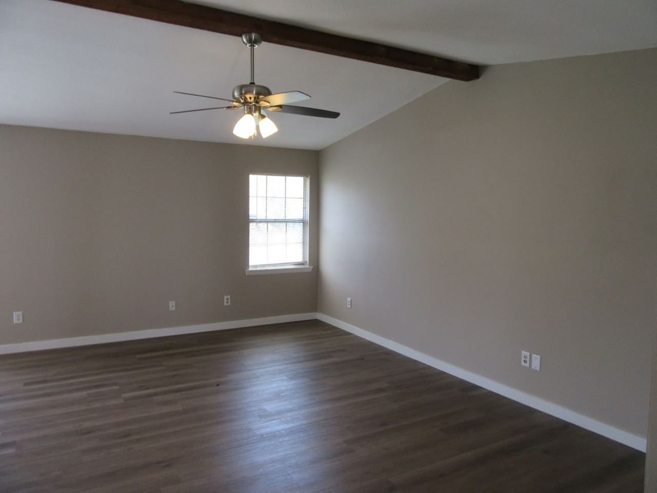 1613 Minnesota Ave - Photo 5 of 28