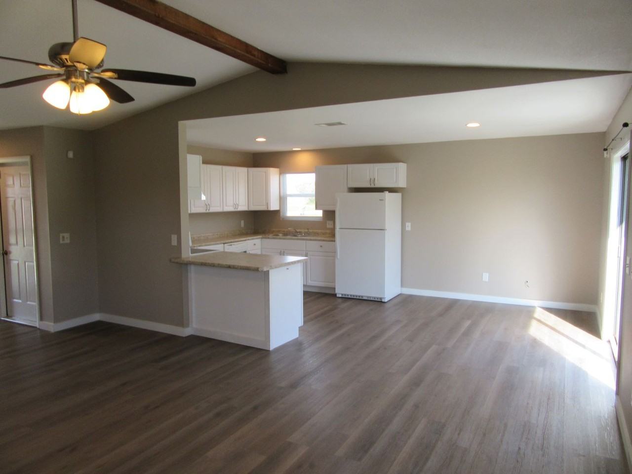 1613 Minnesota Ave - Photo 7 of 28