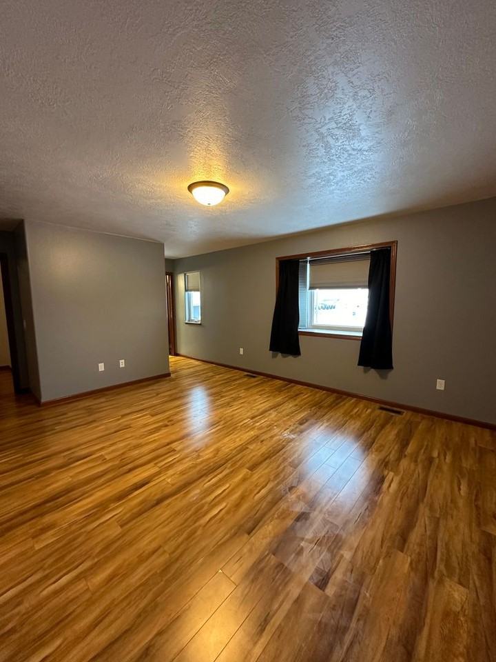 1524 35th Ave Se - Photo 5 of 14