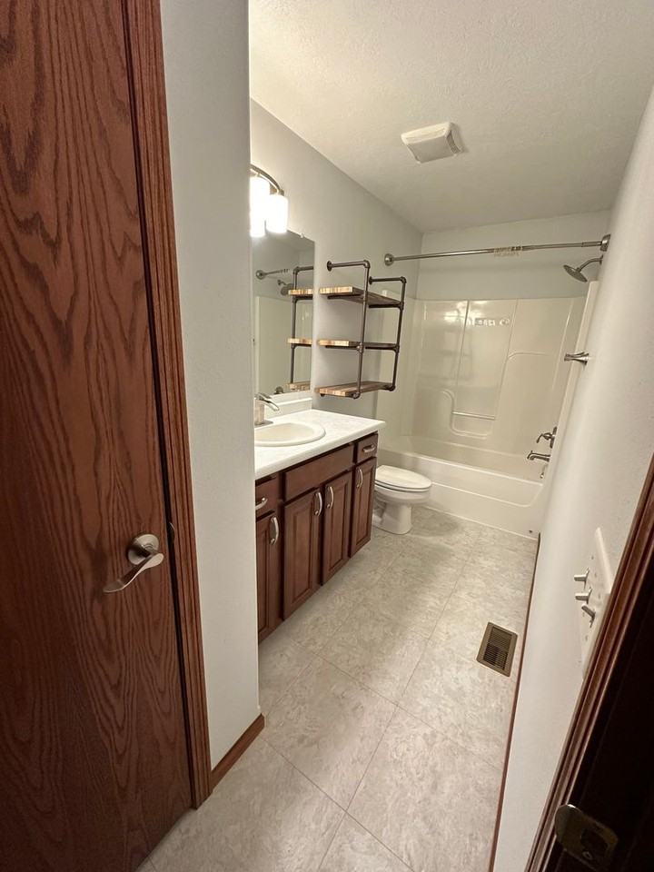 1524 35th Ave Se - Photo 7 of 14