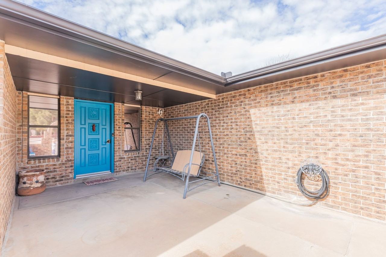 3118 Summer Ave - Photo 5 of 39