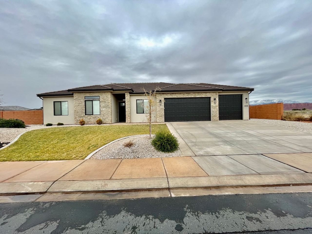 306 W Red Vista Dr - Photo 2 of 34