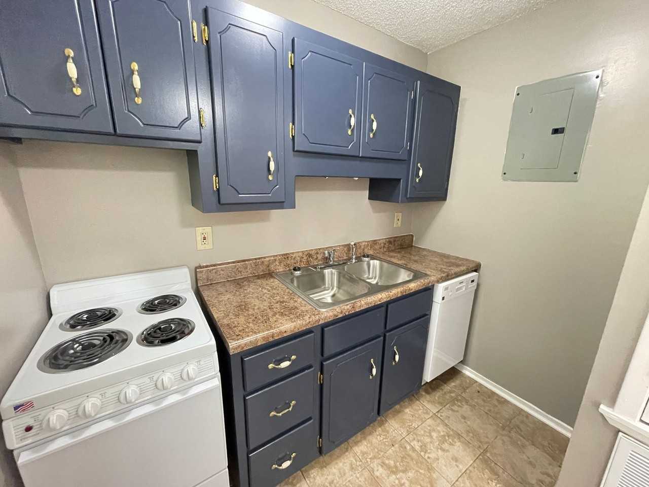 Woodward Place - Photo 5 of 31