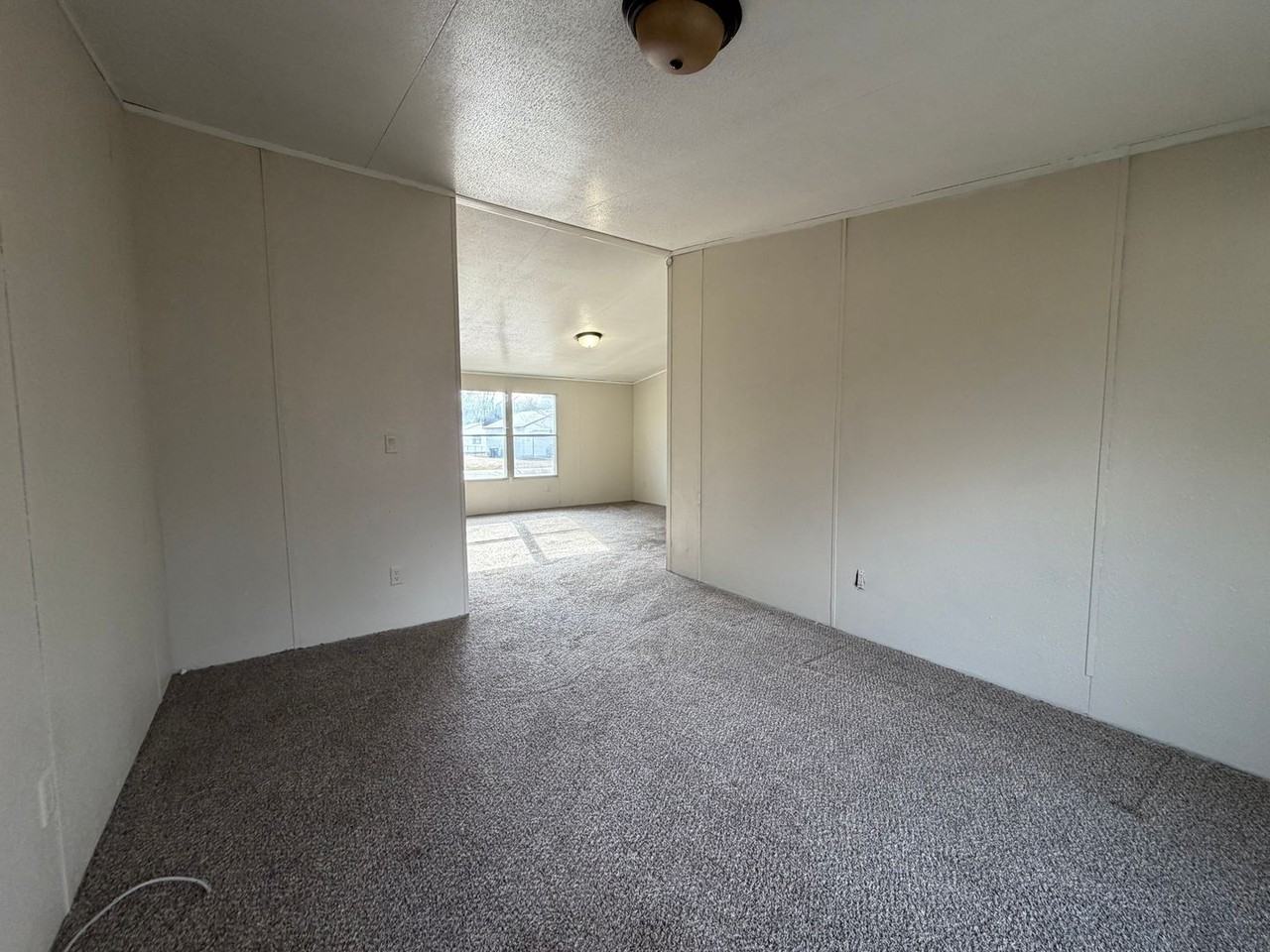 406 W 58th St S - Photo 3 of 10