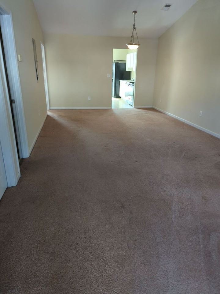 135 Harvest Ct - Photo 3 of 15