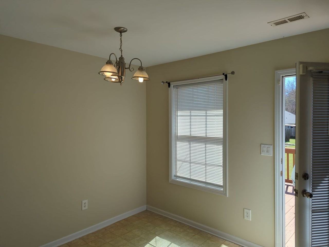 135 Harvest Ct - Photo 7 of 15