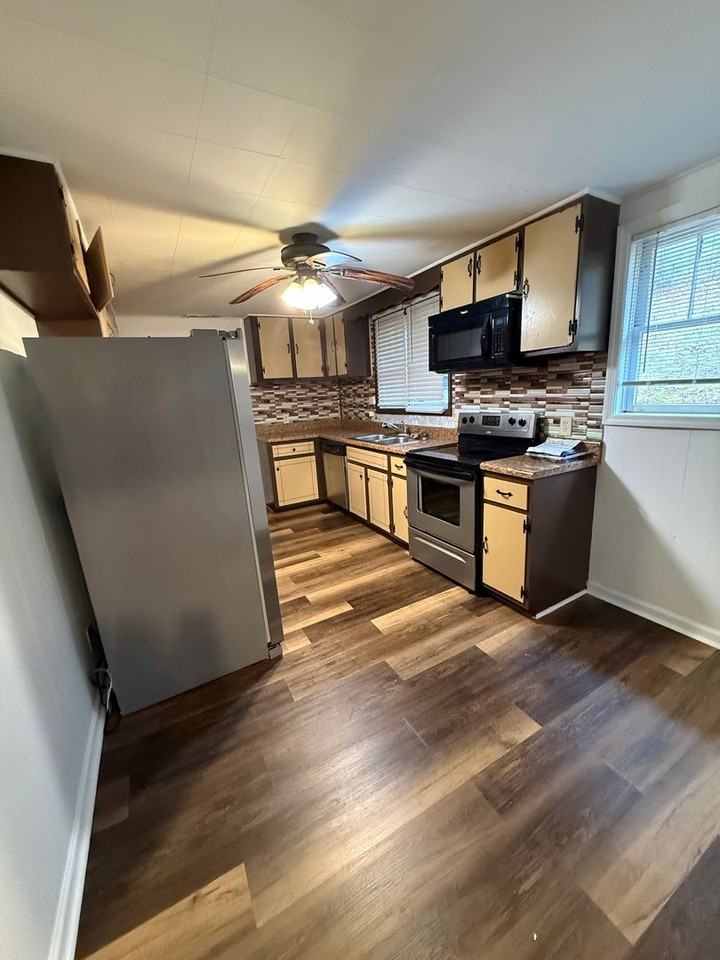 2516 Downings Creek Rd - Photo 7 of 15