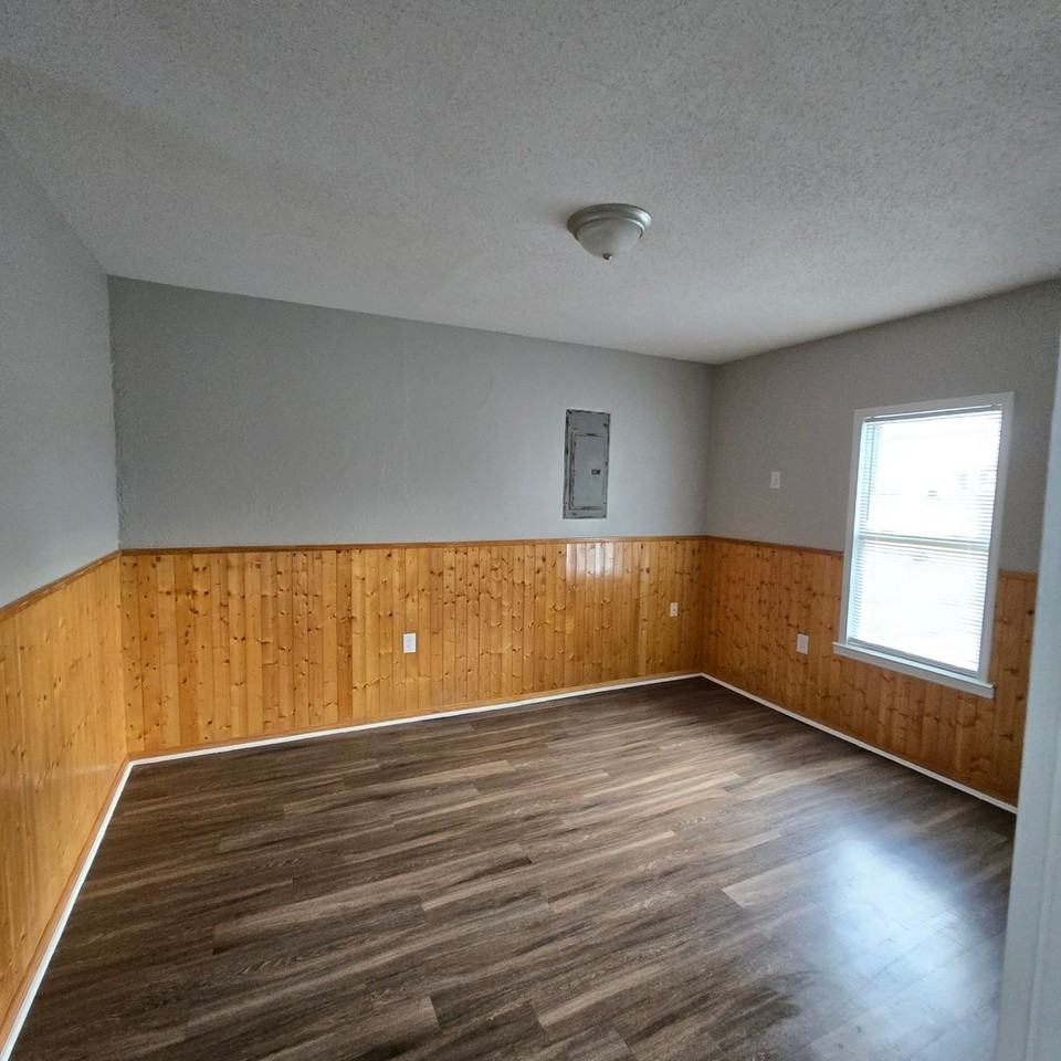 224 Junior Dr - Photo 5 of 11