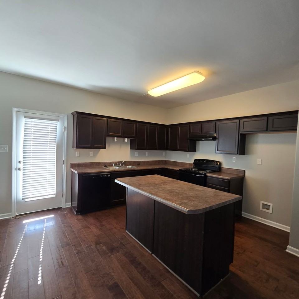 10889 Blake Cir - Photo 3 of 14