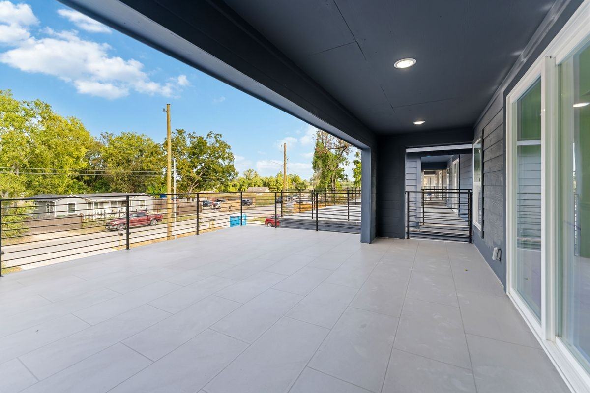 9328 Firnat St ##B - Photo 3 of 4