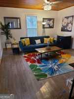 featured image of 904 Park Ave