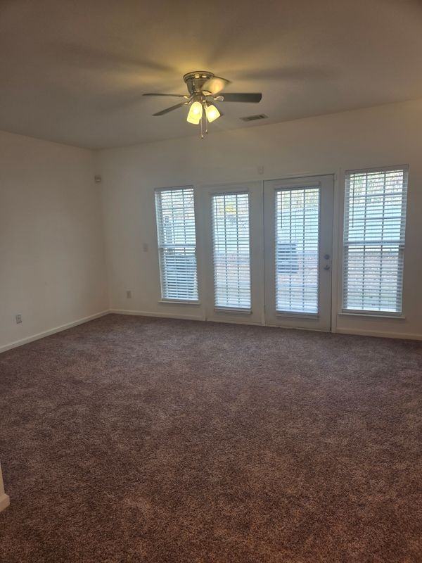 4303 High Park Ln - Photo 5 of 17