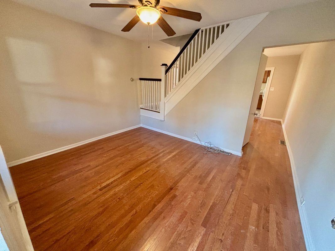 706 W Railroad Ave - Photo 2 of 16