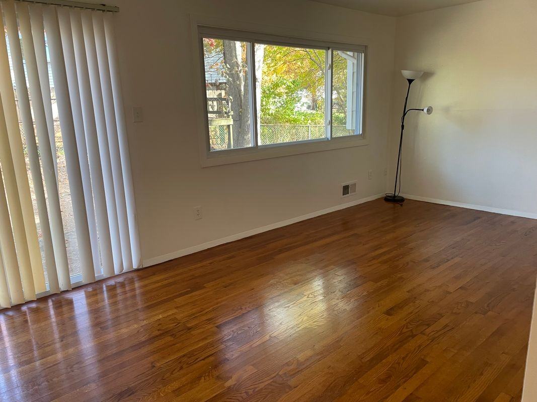 3510 Castleleigh Rd - Photo 2 of 5