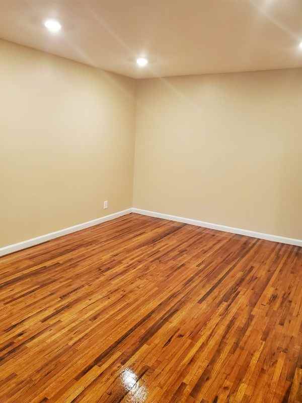 1120 E 58th St - Photo 6 of 10