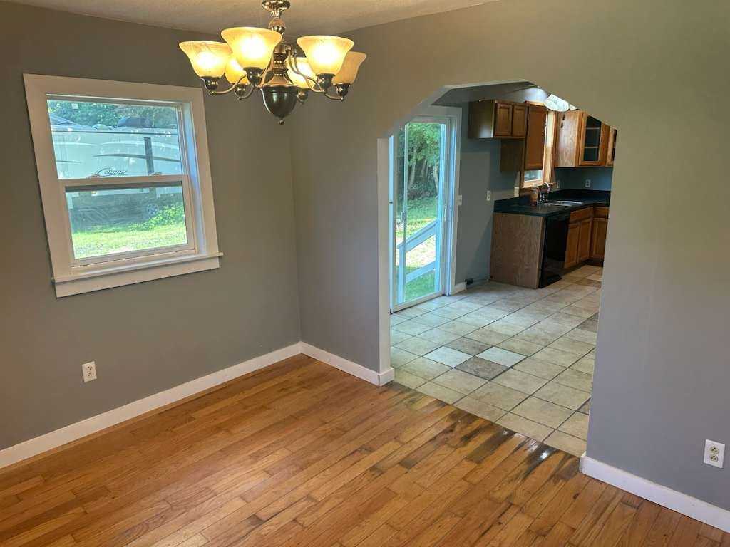 66 Layton St - Photo 5 of 18