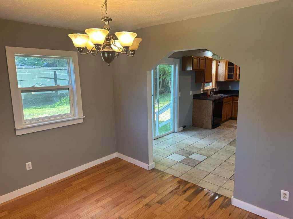 66 Layton St - Photo 7 of 18